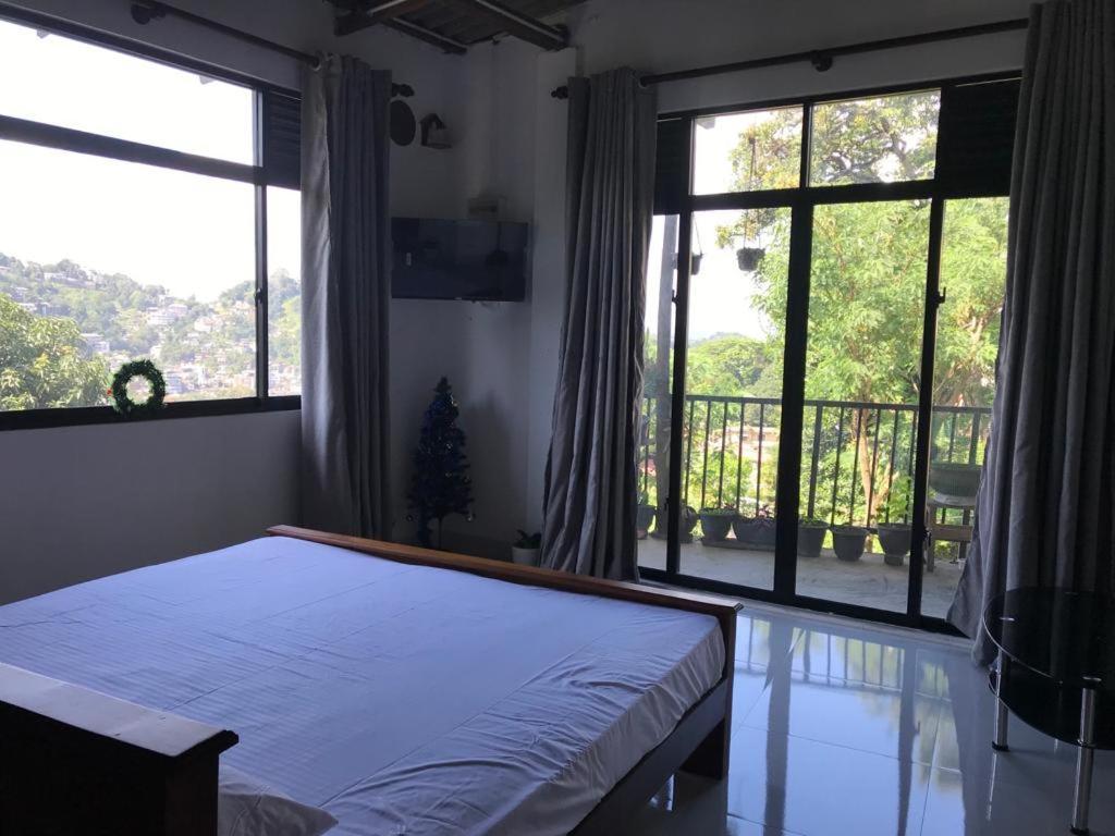 S V Homestay Kandy Dış mekan fotoğraf