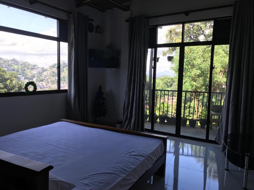 S V Homestay Kandy Dış mekan fotoğraf